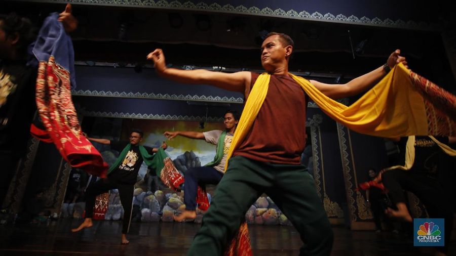 Latihan Wayang Orang di Tengah Pandemi Covid-19 (CNBC Indonesia/ Tri Susilo)