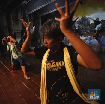 Dibayangi Ancaman Covid-19, Seniman Buat Latihan Wayang Orang