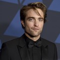 Potret Pemeran Batman Robert Pattinson yang Positif Corona
