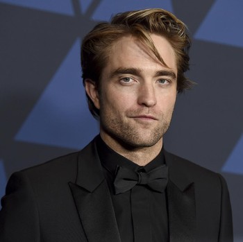 Potret Pemeran Batman Robert Pattinson yang Positif Corona