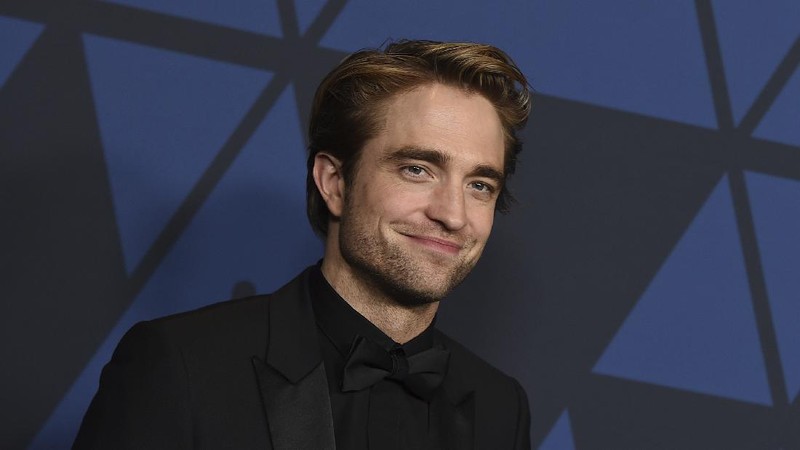 This April 4, 2019 photo shows actor Robert Pattinson posing for a portrait to promote his film, 
