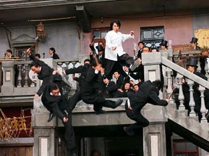 Sinopsis Kung Fu Hustle, Gangster Pemula Terlibat Geng Kapak yang Kejam
