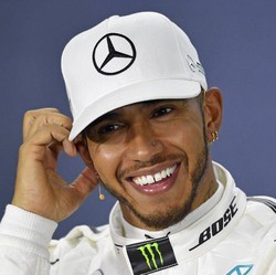 Juara Dunia F1 Lewis Hamilton Positif Covid-19