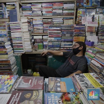 Potret Sepi Jual Beli Buku Bekas di Kwitang, Omzet Terjun 90%