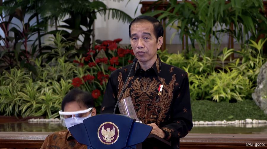 Presiden Joko Widodo saat Sambutan Sidang Kabinet Paripurna untuk Penanganan Kesehatan dan Pemulihan Ekonomi Tahun 2021 (Tangkapan Layar Youtube Sekretariat Presiden)
