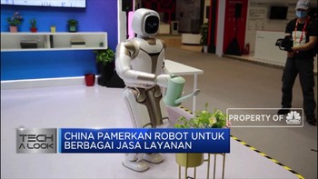 China Pamerkan Robot untuk Berbagai Jasa Layanan