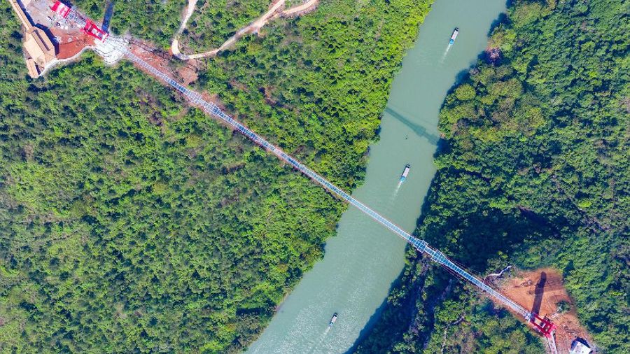 Jembatan Kaca Terpanjang di China (Foto: Lianzhou Qingtian Tourism Development Co., Ltd.)