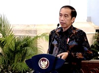 Jokowi Minta Kesehatan Nomor 1, Anies Tarik Rem Darurat PSBB