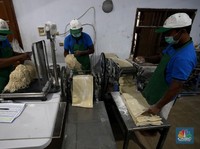 Sempat Bangkit, Manufaktur RI Nyungsep Lagi!