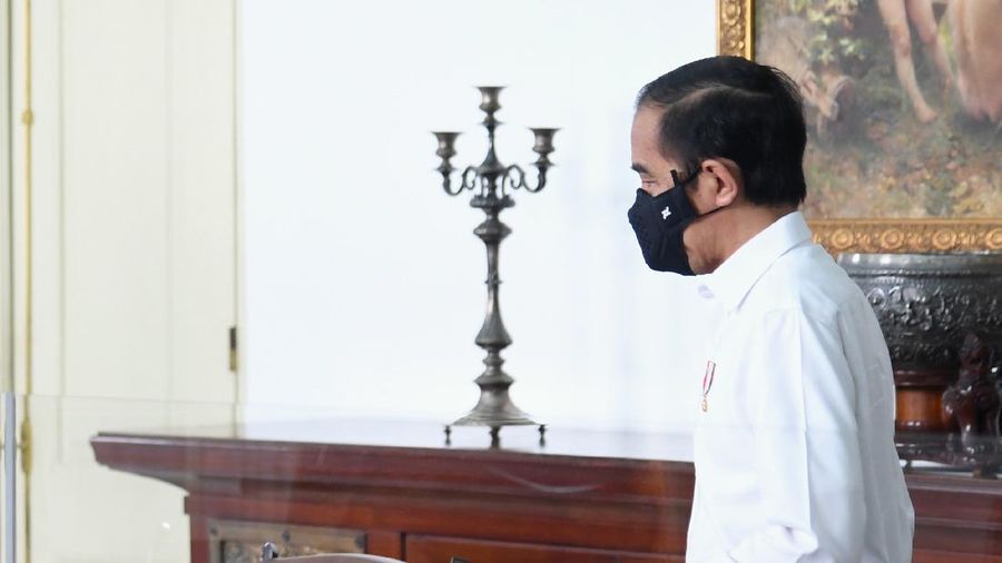 Presiden Joko Widodo Menerima Tim Vaksin Merah Putih di Istana Bogor (BPMI/ Lukas)