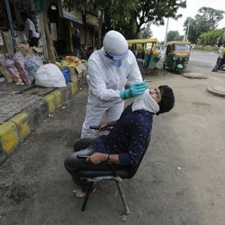 Tak Cuma di RI, Harga Tes Swab di Negara Lain juga Selangit!