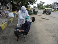 Tak Cuma di RI, Harga Tes Swab di Negara Lain juga Selangit!