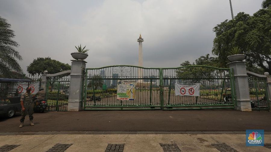 Ilustrasi tempat wisata yang ditutup saat PSBB. (CNBC Indonesia/Anderan Kristianto)