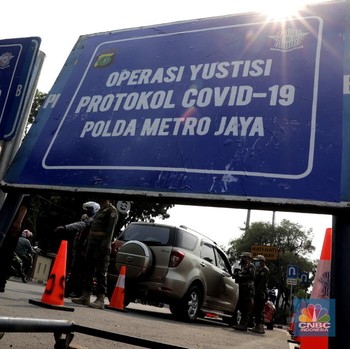 Penampakan Hari Pertama Penerapan PSBB Ketat Jakarta