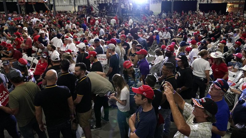 Sekitar ratusan pendukung calon presiden petahana Amerika Serikat, Donald Trump, yang mengikuti kampanye terbuka di Nevada. AP/Andrew Harnik