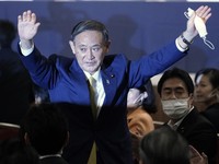 Mengenal Yoshihide Suga, Anak Petani yang Jadi PM Baru Jepang