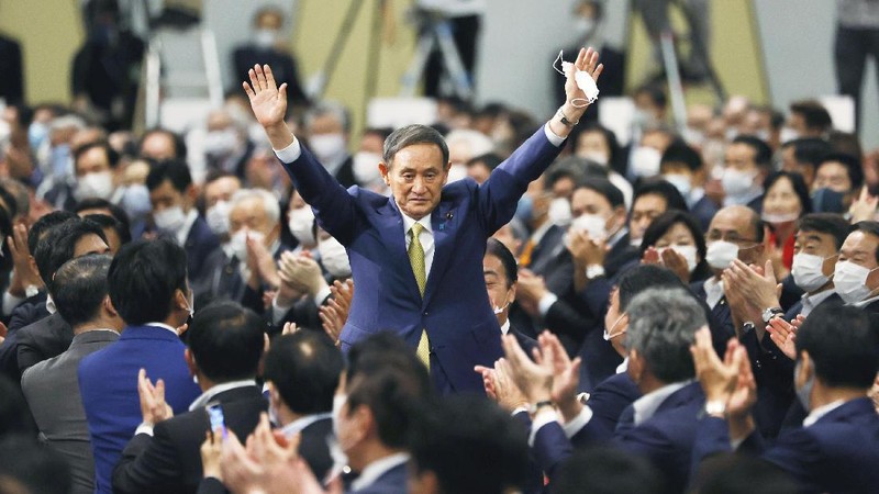 Yoshihide Suga resmi jadi PM baru Jepang. AP/Eugene Hoshiko