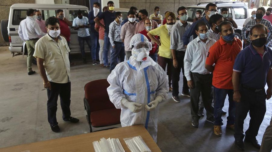 Kasus Covid-19 di India. AP/Channi Anand