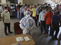 Cerita Eks Direktur WHO Soal Lockdown India & Covid-19 RI