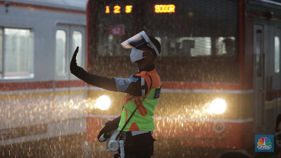 Penumpang KRL di Stasiun Manggarai (²©²ÊÍøÕ¾/ Muhammad Sabki)