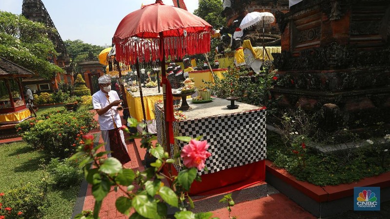 Hari Raya Galungan umat Hindu Bali. (CNBC Indonesia/Andrean Kristianto)