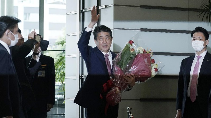 Yoshihide Suga resmi jadi PM baru Jepang. AP/Eugene Hoshiko