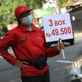 Gerai Makanan Ramai-ramai 'Turun ke Jalan', Sinyal Apa Ini?