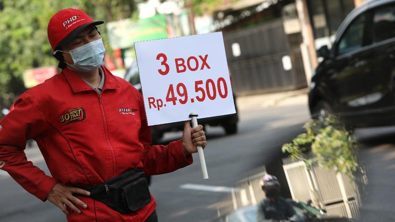 Ta Wan mulai menewarkan makanannya di Jalan kawasan Pondok Indah. (CNBC Indonesia/Andrean Kristianto)