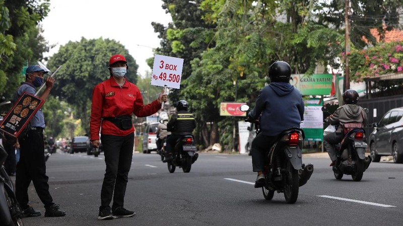 Ta Wan mulai menewarkan makanannya di Jalan kawasan Pondok Indah. (CNBC Indonesia/Andrean Kristianto)