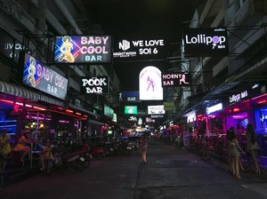 Ogah Bayar Jasa Seks, Turis India Babak Belur Dikeroyok Waria Thailand