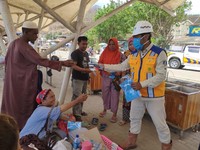 Lawan Covid-19, Brantas Abipraya Bagi Masker di Labuan Bajo