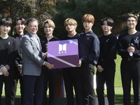 Sedihnya, BTS Batal Konser di Oktober
