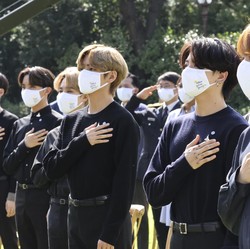 Tak Sabar Menanti Karya Ed Sheeran dalam Album Baru BTS