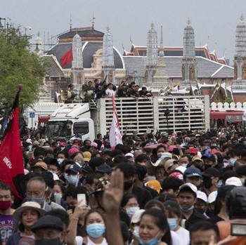 Berkemah, Ribuan Pendemo Bangkok Siap 'Bangun' Partai Baru