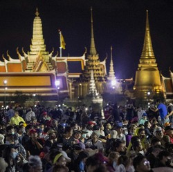 Pendemo Bangkok Siap Deklarasikan Partai Baru