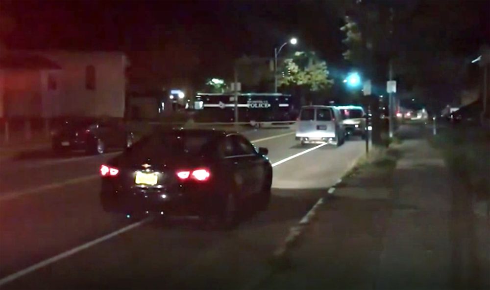 2 Orang Tewas & 14 Luka Akibat Penembakan di New York - Foto 1