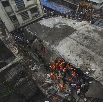 Apartemen Ambruk di India, 8 Tewas