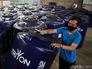 Alat dan Langkah Membersihkan Toren Air yang Sudah Berlumut