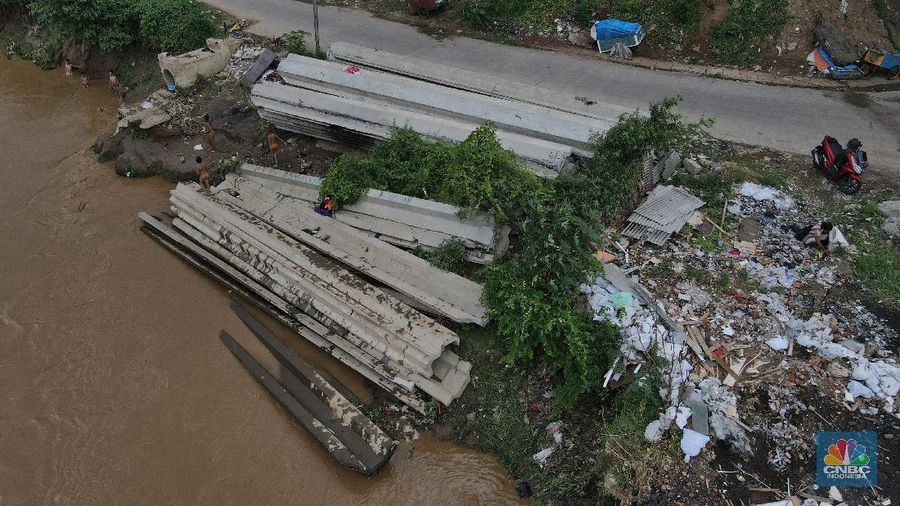 Normalisasi Kali Ciliwung (CNBC Indonesia/Andrean Kristianto)