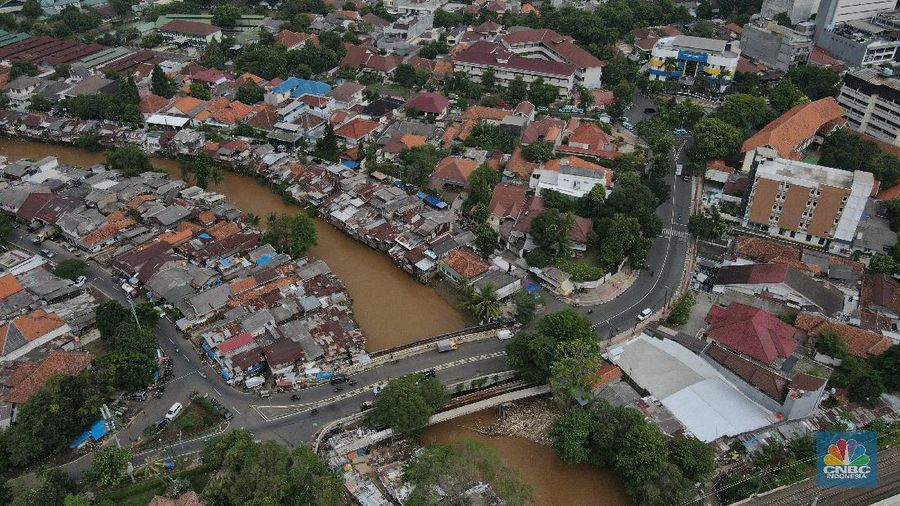 Normalisasi Kali Ciliwung (CNBC Indonesia/Andrean Kristianto)