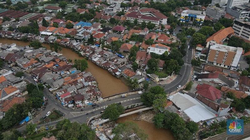 Normalisasi Kali Ciliwung (CNBC Indonesia/Andrean Kristianto)