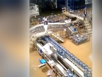 Begini Cerita Pabrik Aqua Kebanjiran, Pasokan Galon Aman?