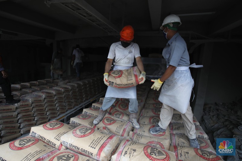 Produksi Semen Gresik, PT Semen Indonesia (CNBC Indonesia/Tri Susilo) Produksi Semen Gresik, PT Semen Indonesia (CNBC Indonesia/Tri Susilo)