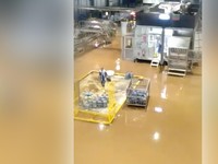 Viral! Air Keruh Rendam Lokasi Pabrik, Ini Penjelasan Aqua