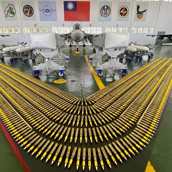 Presiden Taiwan Pamer Jet Tempur, Siap Perang Hadapi China?
