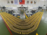 Presiden Taiwan Pamer Jet Tempur, Siap Perang Hadapi China?