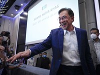 Update Pemilu Malaysia, Anwar Ibrahim Unggul, Mahathir Keok