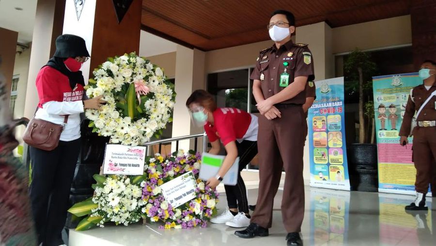 Pemegang polis PT WanaArtha Life menuntut agar Kejaksaan Agung segera membuka  sub rekening efek (SRE) yang sebelumnya diblokir. Sebab, rekening efek nasabah tak berkaitan dengan kasus dugaan tindak pidana korupsi PT Asuransi Jiwasraya (Persero).