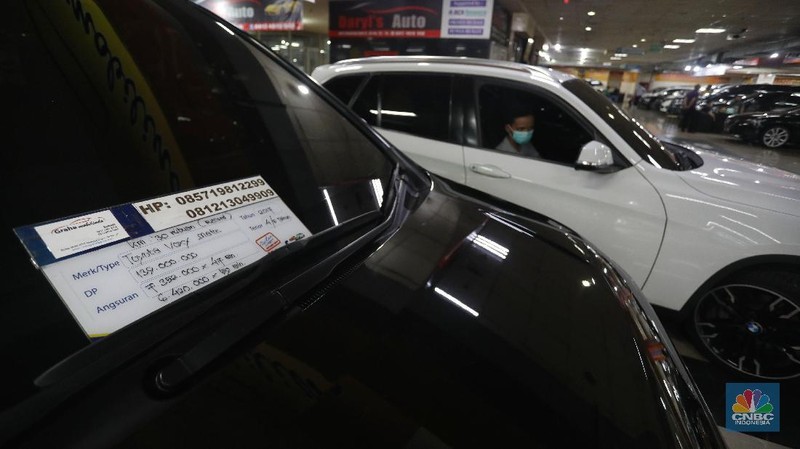 Penjualan Mobil Bekasi di WTC Mangga Dua (CNBC Indonesia/Andrean Kristianto)