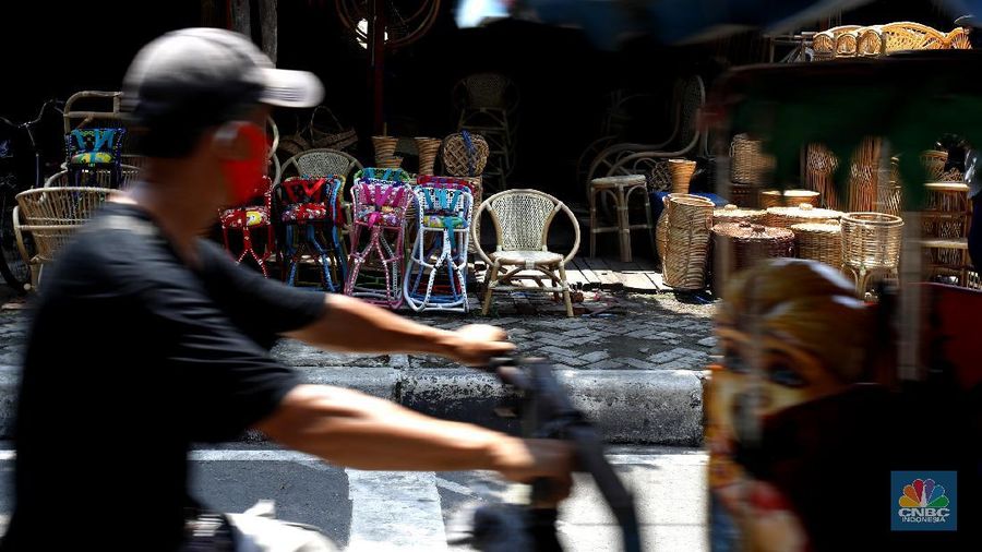 UMKM Pengrajin Rotan (CNBC Indonesia/Tri Susilo)